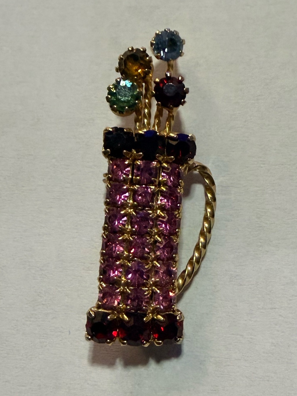 Vintage Gold Tone Pink Rhinestone Golf Club Bag Brooch Pin Back Prong